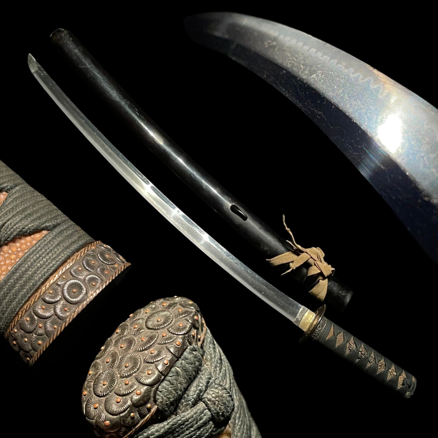 Oozori 大反 WAKIZASHI, Sue-Koto 末古刀, Matsuba 松葉 Fuchikashira, Muromachi period