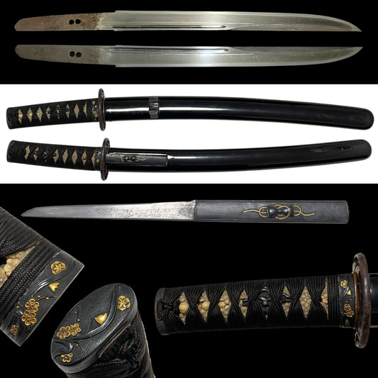 KANMURIOTOSHI 冠落とし TANTO, Kaneuji 兼氏 signed with KOZUKA, Muromachi period