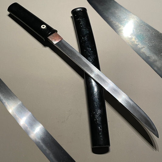 Gunome-Hamon Black Tanto, Late Muromachi period mumei