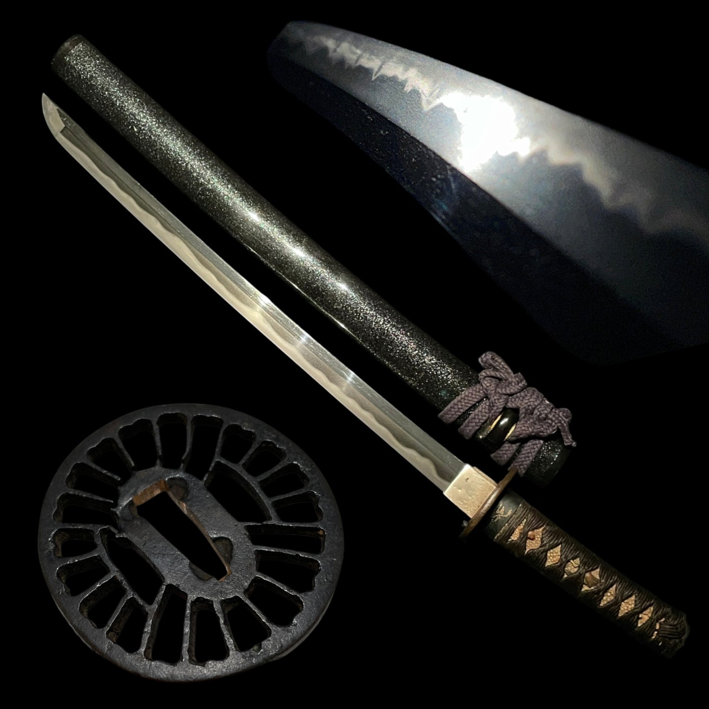 Black Wakizashi, Tsukashi Tsuba 透鍔, Early Edo period mumei