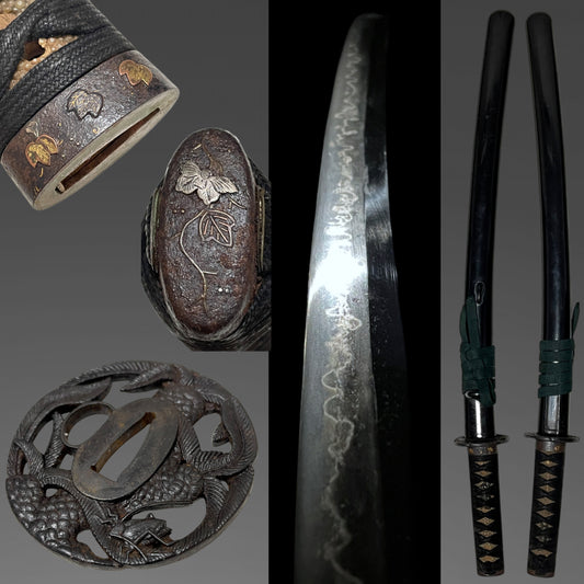 Tsutamon Fuchikashira 蔦紋縁頭 Long Wakizashi, Shakudo Shishi Menuki, Edo period mumei