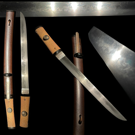 HITATSURA 皆焼 Aikuchi Tanto, Uda Kuninari 宇多國成 signed, with Kozuka Kogai Muromachi