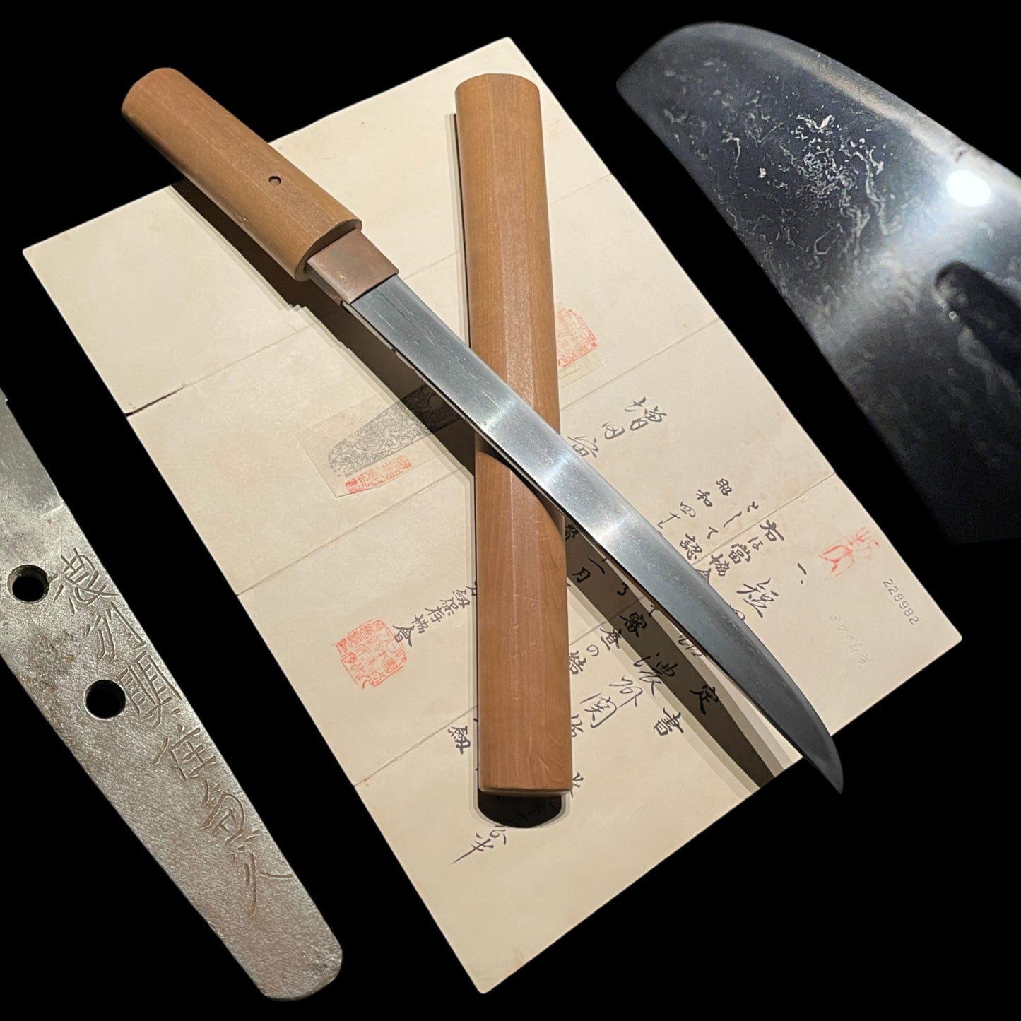 Noshusekiju Kanehisa 濃州関住兼久 signed TANTO, Muromachi period, NBTHK Certificate