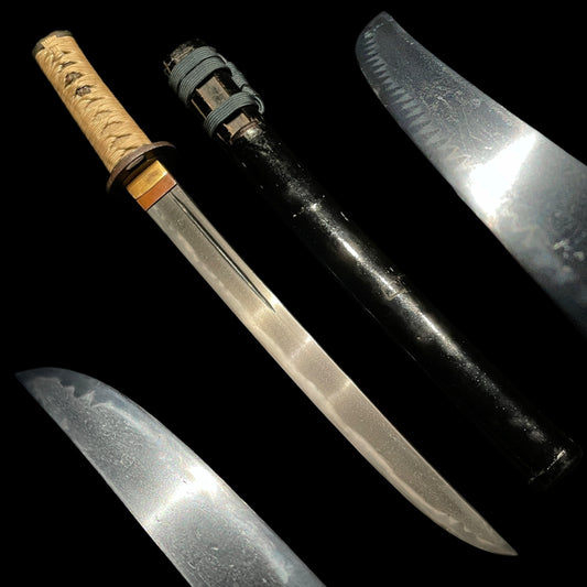 Gunome Hamon, Sunnobi-Tanto 寸延短刀, Koshi-hi 腰樋, Late Muromachi period mumei