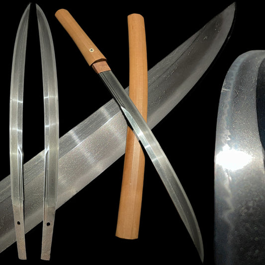 Heavy NAGINATA-NAOSHI 薙刀直し Wakizashi, Rugged blade, Muromachi period mumei