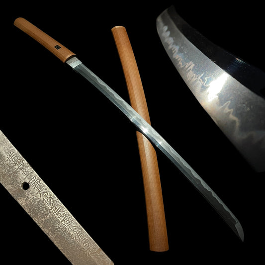 Long Wakizashi, Kozukedaijo Sukesada 上野大掾祐定 signed, BIZEN School, Edo period