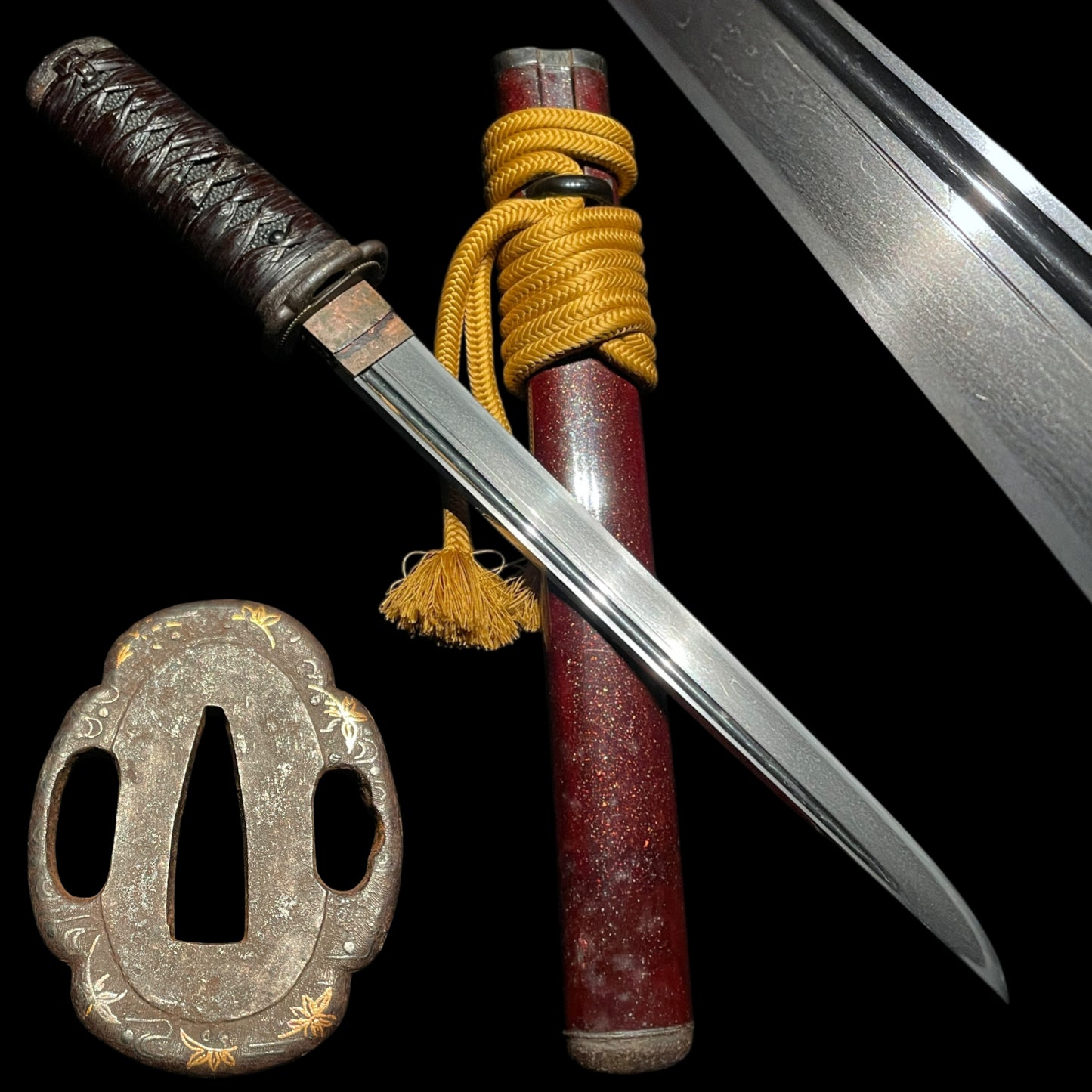 Masamehada 柾目肌 Red TANTO, Autumn leaves TSUBA, Muromachi period mumei