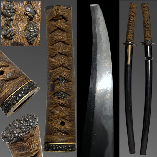 Pine needle Fuchikashira Long Wakizashi, Shishi Menuki, Muromachi period mumei