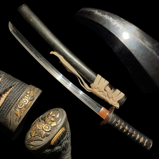 Short Wakizashi Flower Fuchikashira and Menuki, Edo period mumei