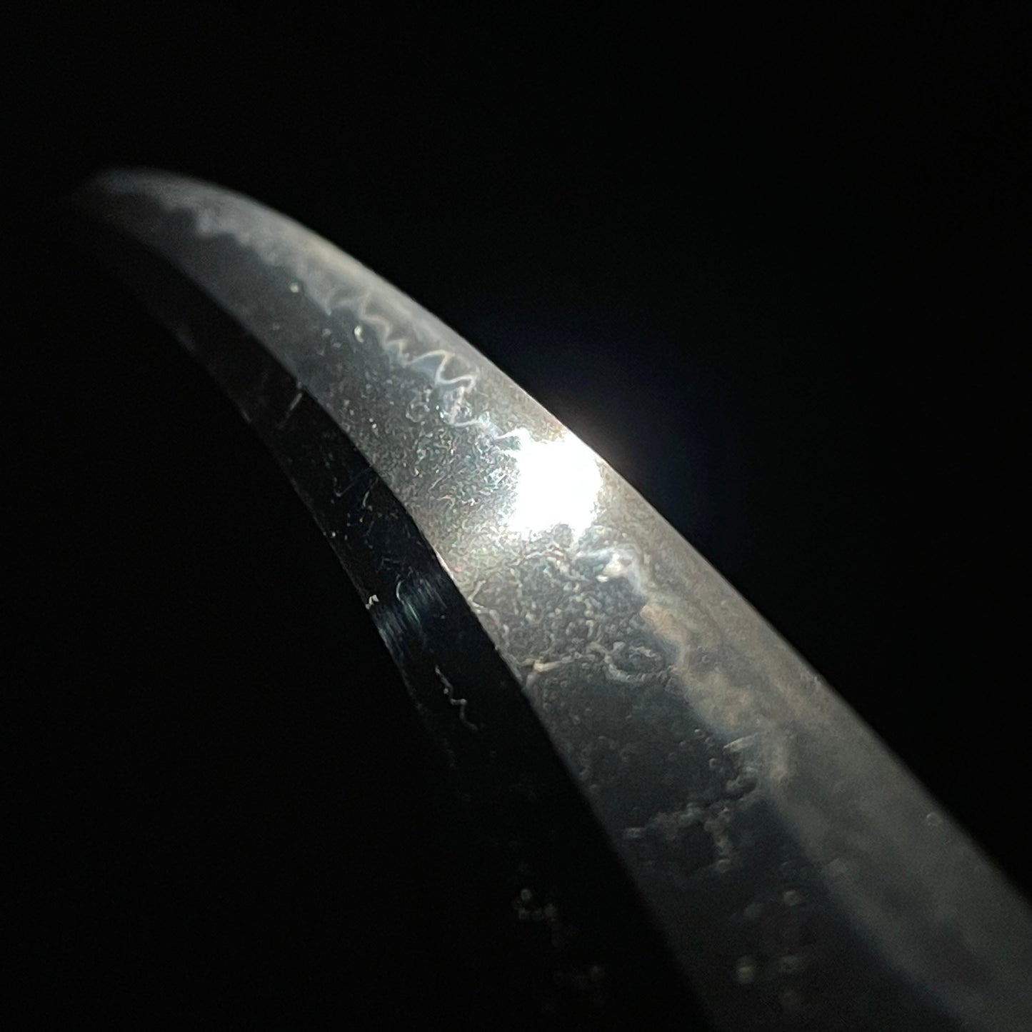 Midare-Hamon Wakizashi in Shirasaya, Edo period mumei, Shakudo and Copper Habaki