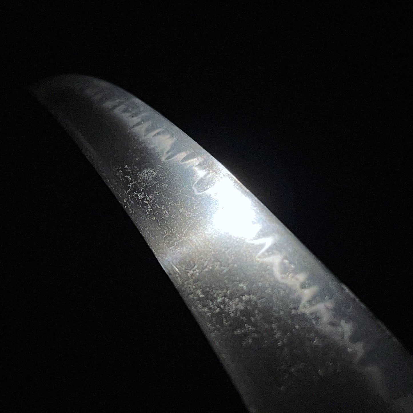GUNOME-HAMON 互目刃文 TANTO, Kanekiyo 兼清 signed, Muromachi period