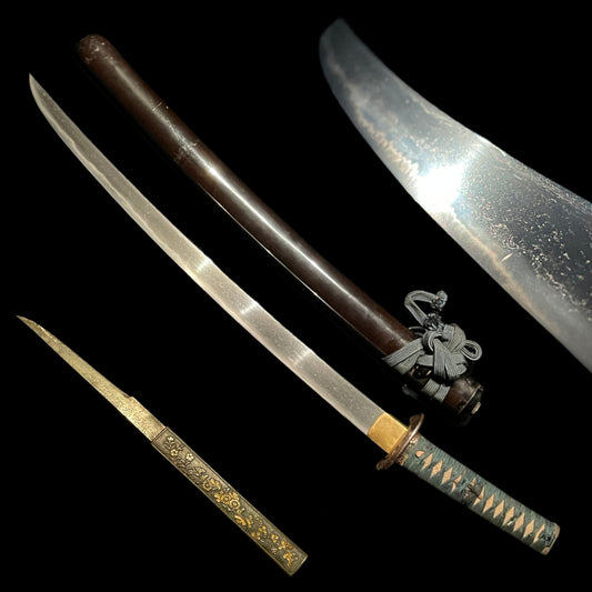 KATAKIRIHA-ZUKURI Kaifuto Wakizashi, with KOZUKA, Edo period mumei