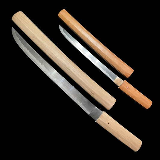 ONIBOCHO 鬼包丁 Hirazukuri Wakizashi, Very Wide Blade, Toranba 濤乱刃, Edo period