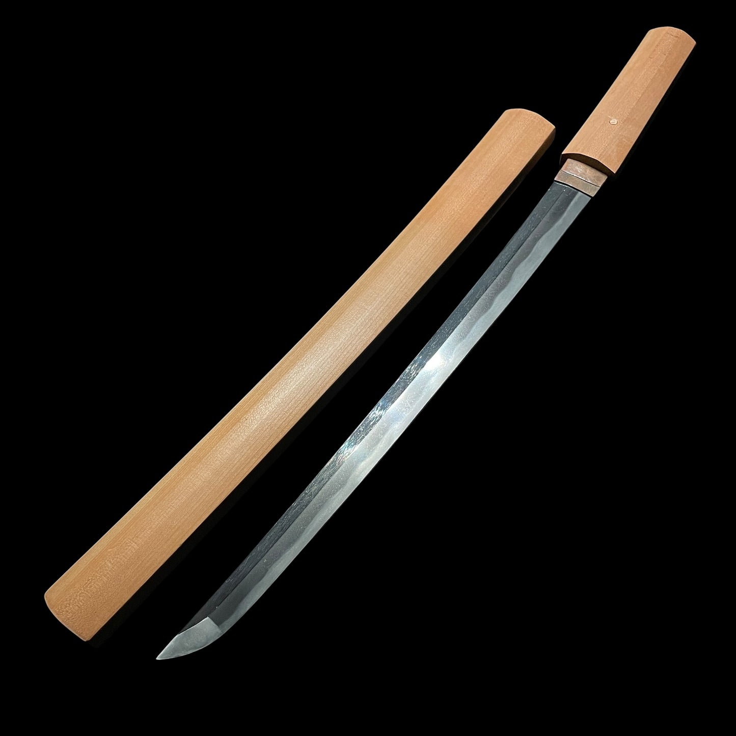 Notare-Hamon 湾れ刃文 Short Wakizashi in Shirasaya, Edo period mumei