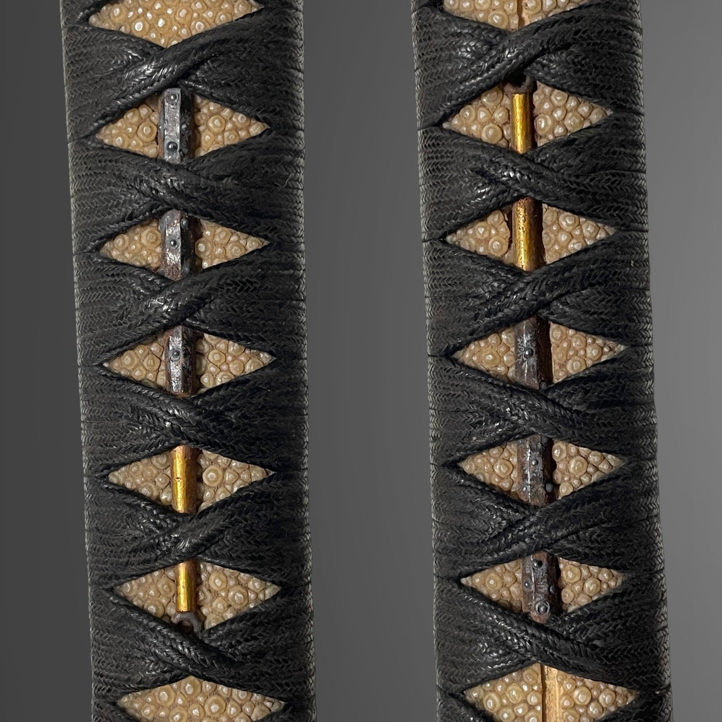 Kaenaga 兼長 signed Ryakushiki-GUNTO, 金棒 Kanabou Menuki, Dragon Tsuba