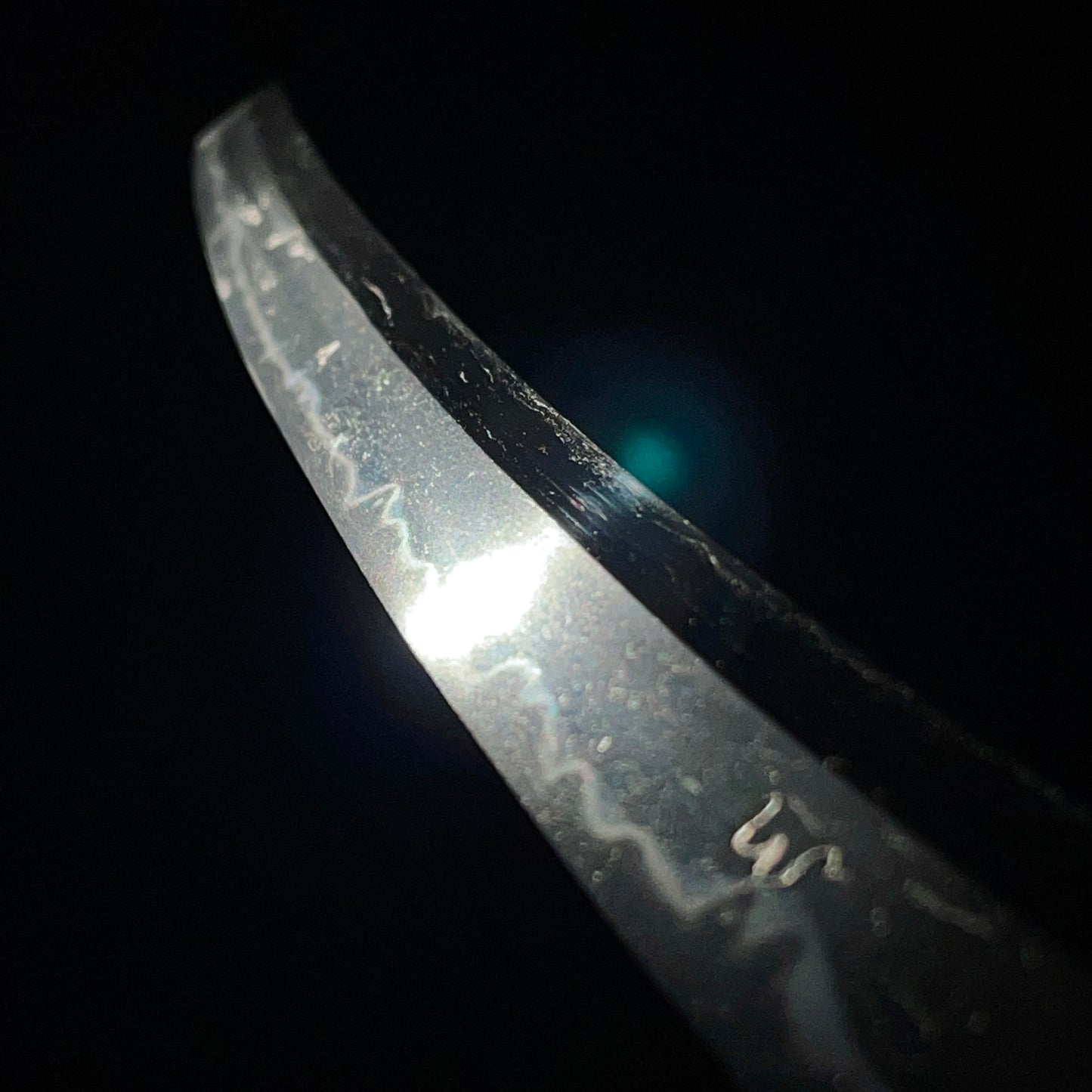 Midare-Hamon Wakizashi in Shirasaya, Edo period mumei, Shakudo and Copper Habaki