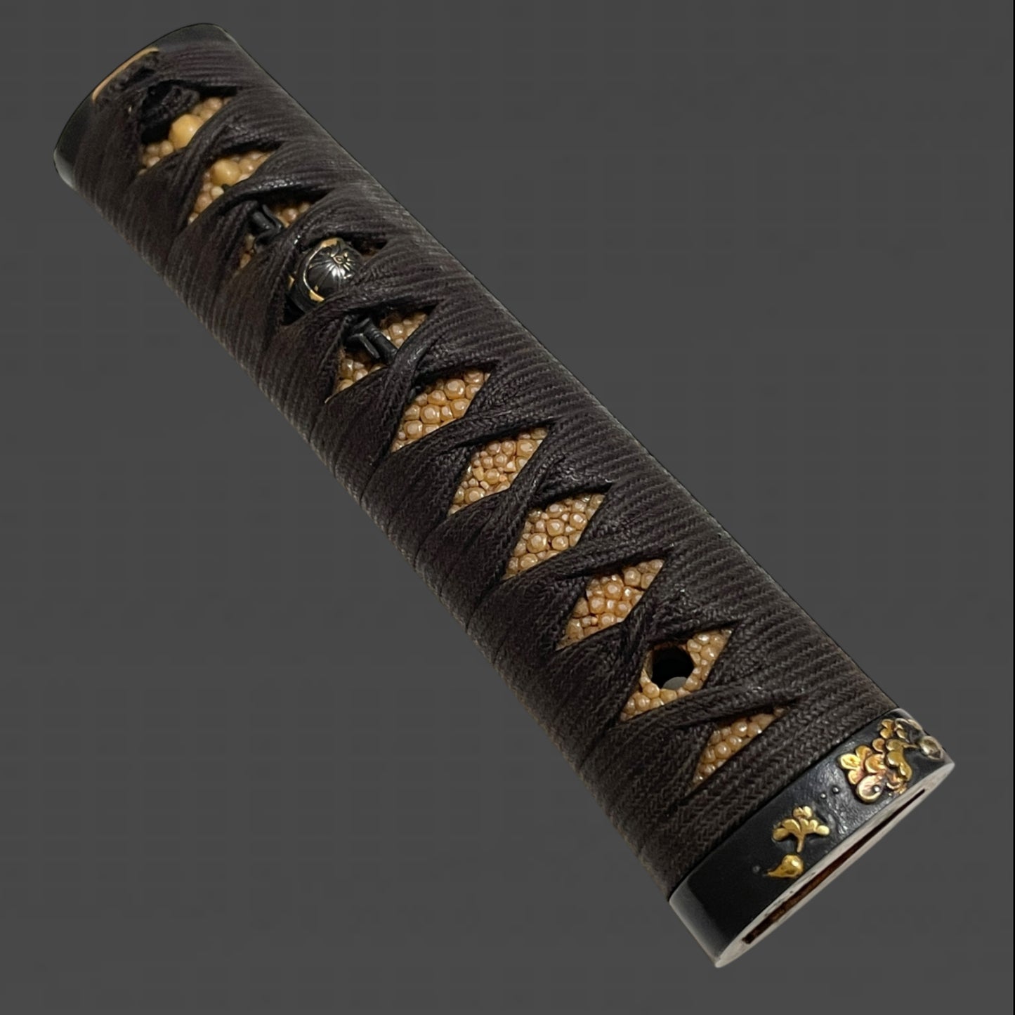 Signed Turnip Fuchikashira 在銘蕪縁頭 Wakizashi, Kabuto Menuki, Edo period mumei