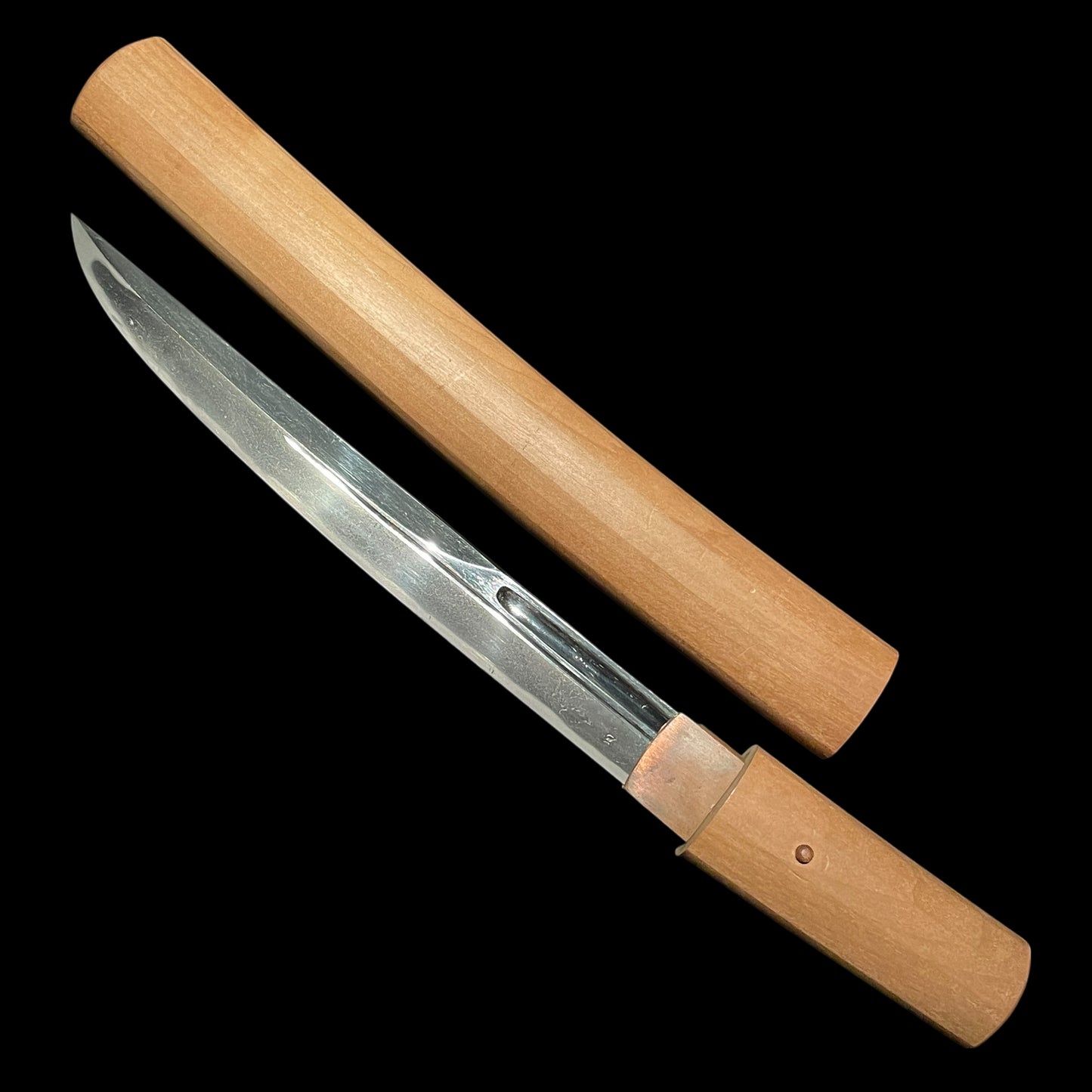 KANMURIOTOSHI-ZUKURI 冠落造 TANTO, Thick Blade, Edo period mumei