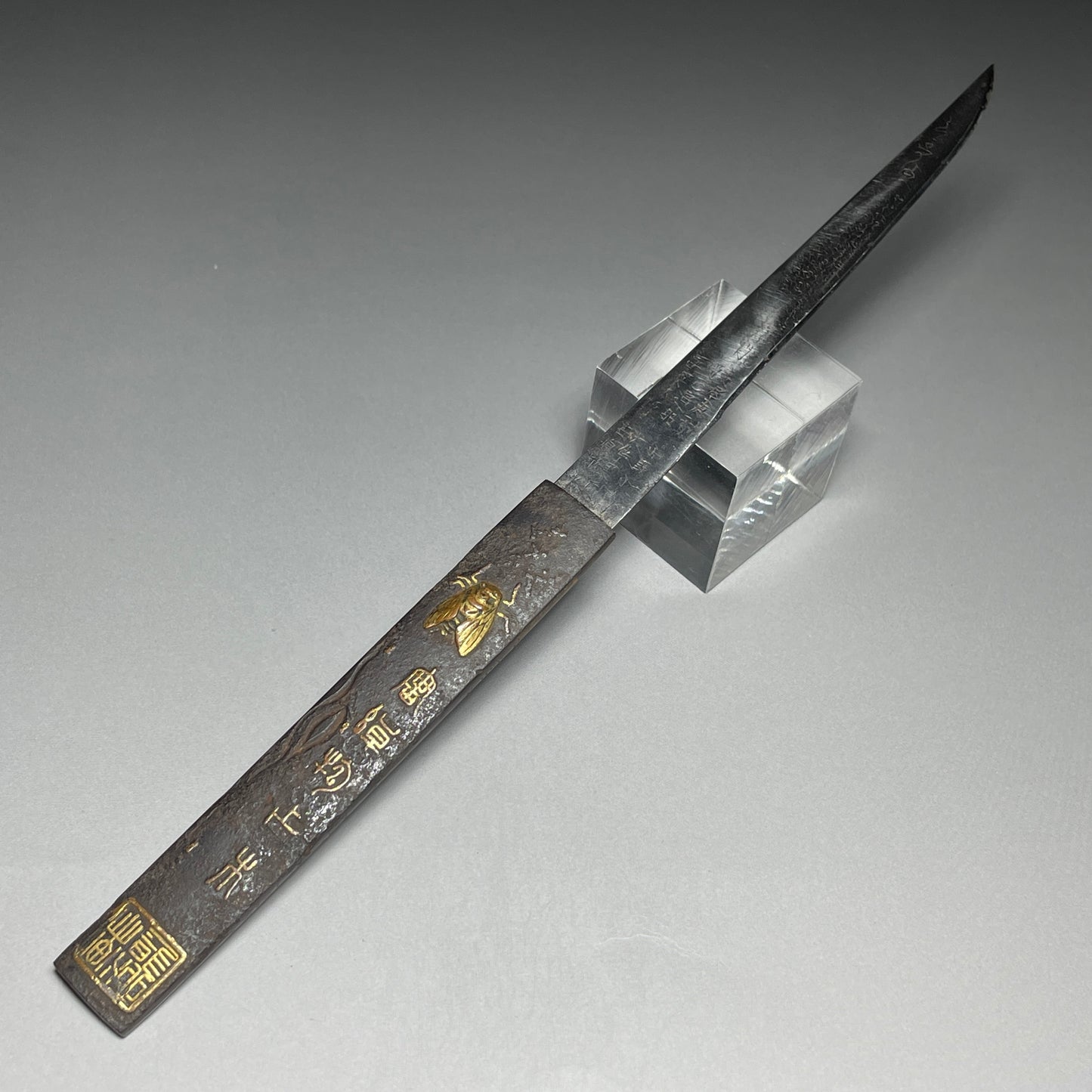 Cicada Kozuka, Signed blade, Iron back, Edo period, with BOX