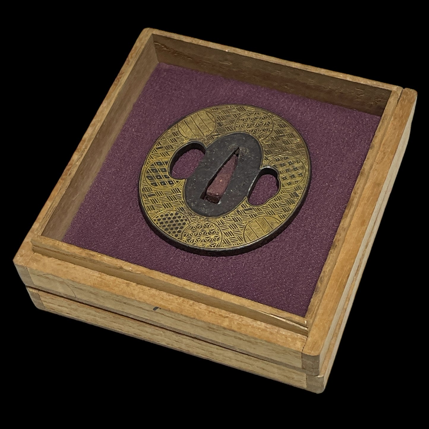 Kagakinko Gold inlay TSUBA, Edo period, Iron back, with BOX