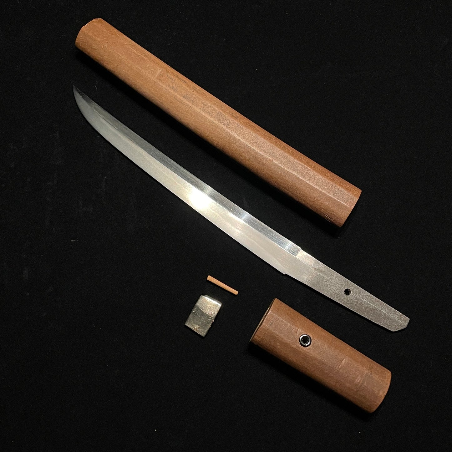 Kawari Shobuzukuri Tanto, Late Edo period Mumei, Wide Hamon