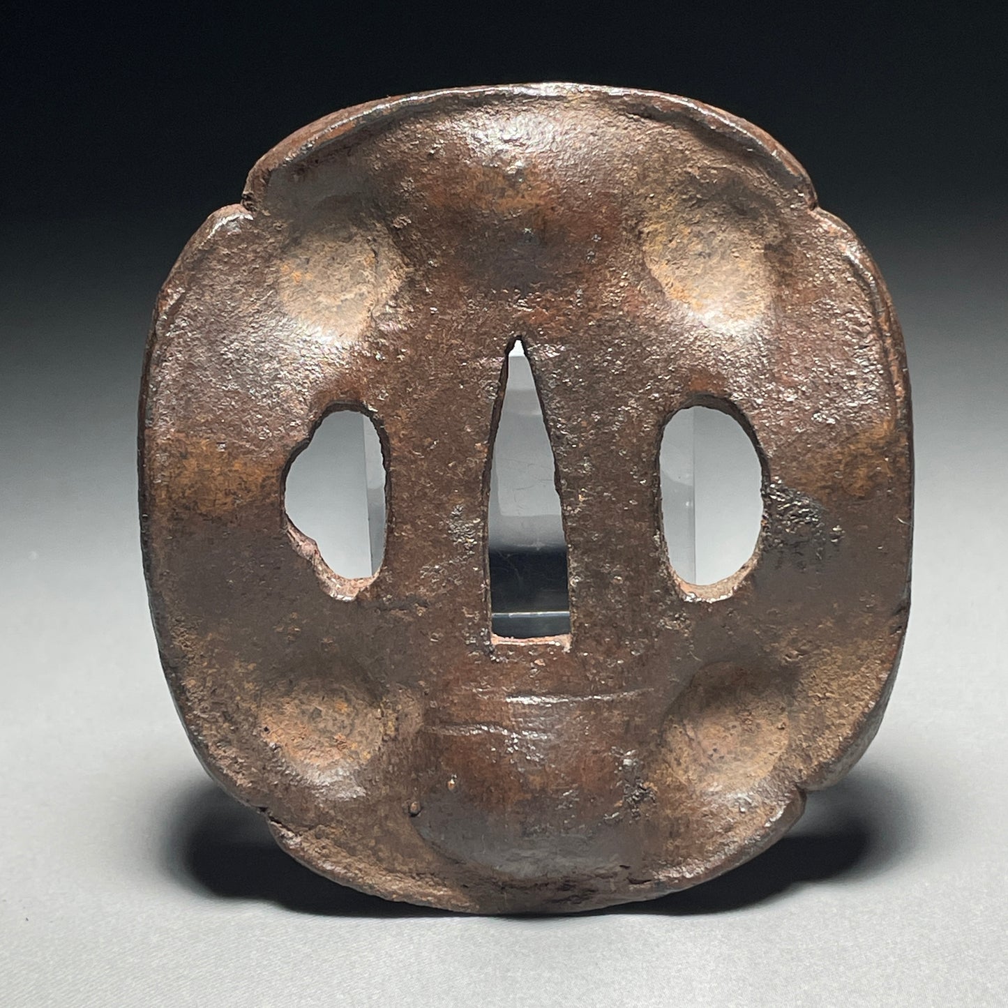 Kawari Hineri TSUBA, Thick Iron back, Tsuchimeji, Edo period