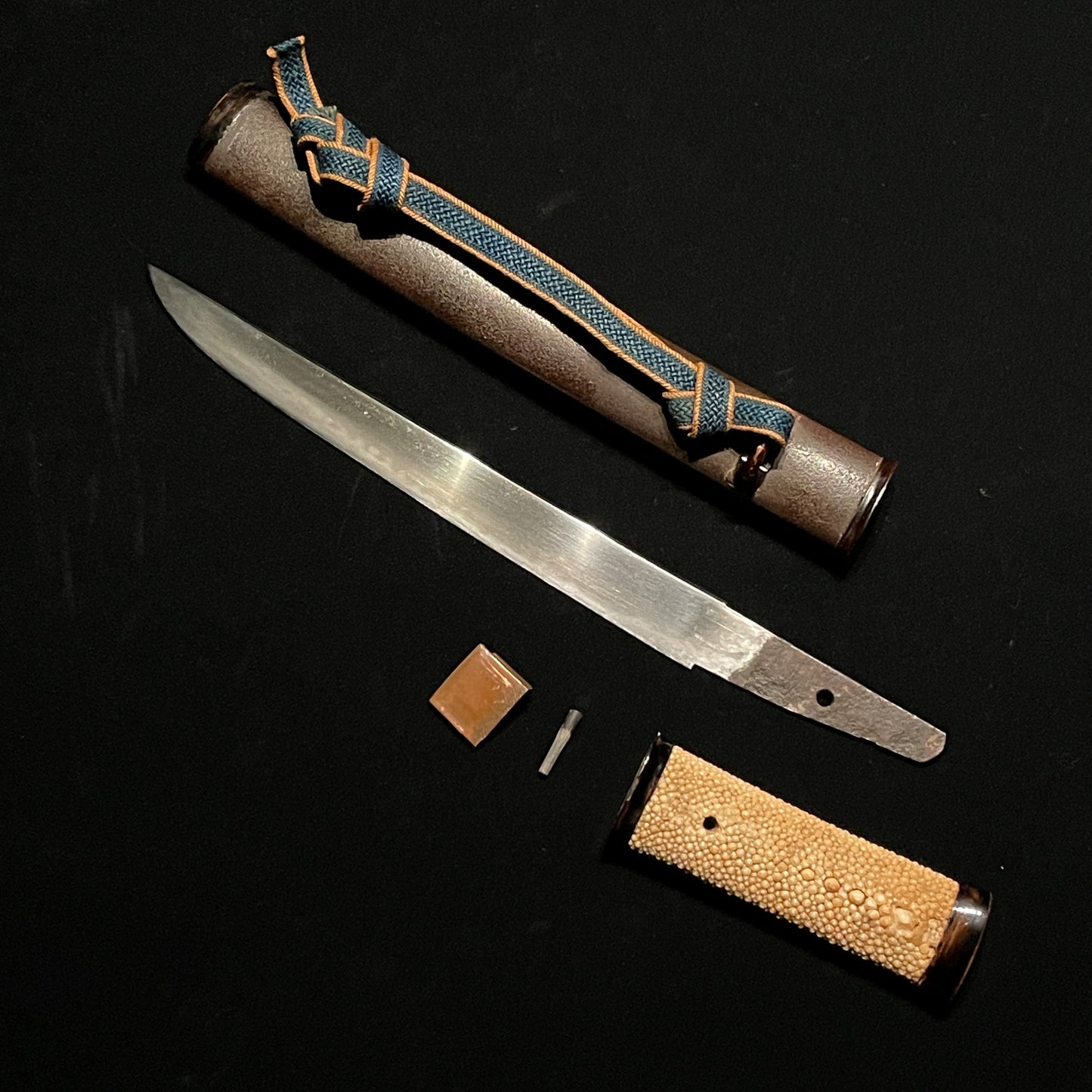 Aikuchi Koshirae TANTO, Edo period mumei, Choji Hamon