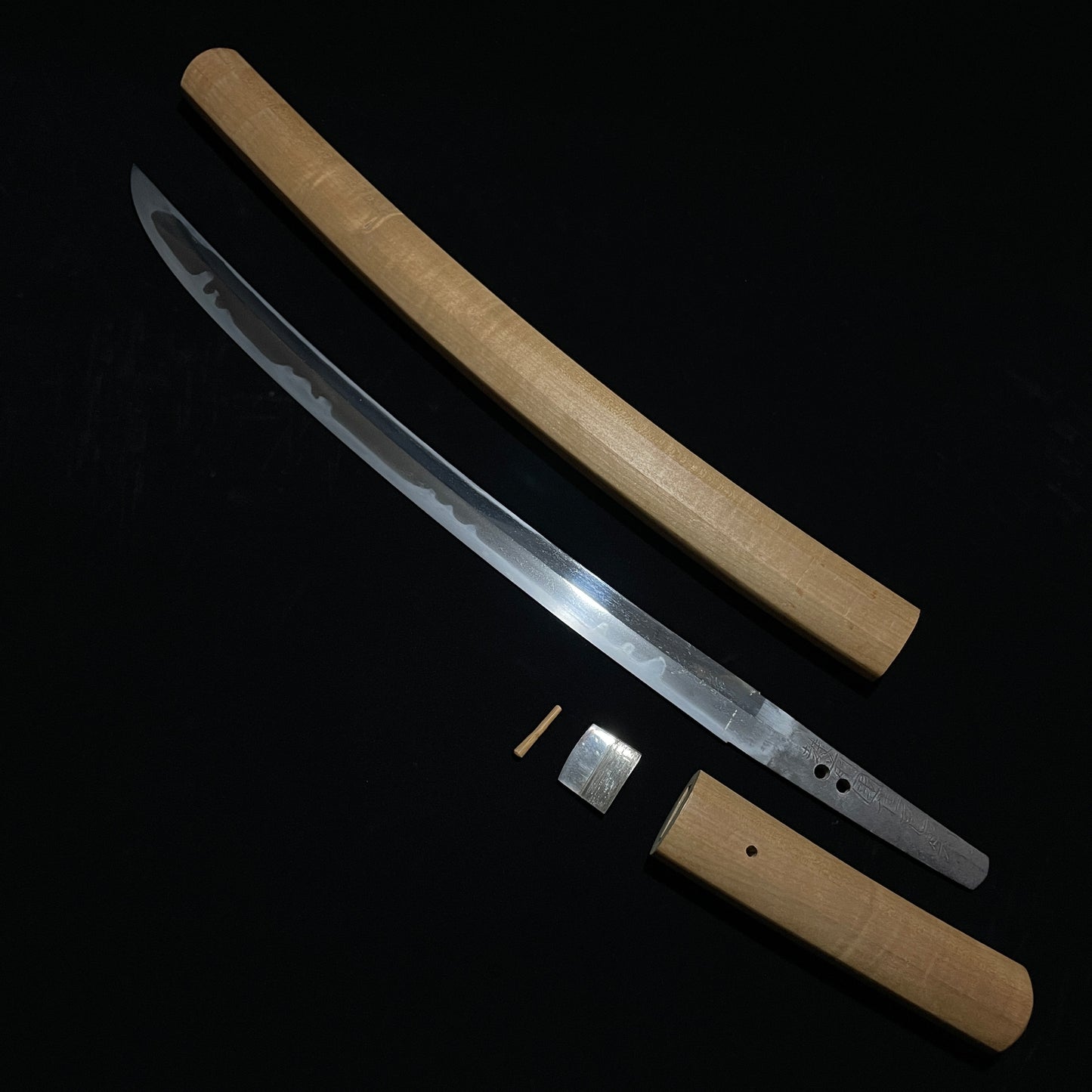 Echizen Kanenori Shobuzukuri Wakizashi, 越前包則 signed, Early Edo period