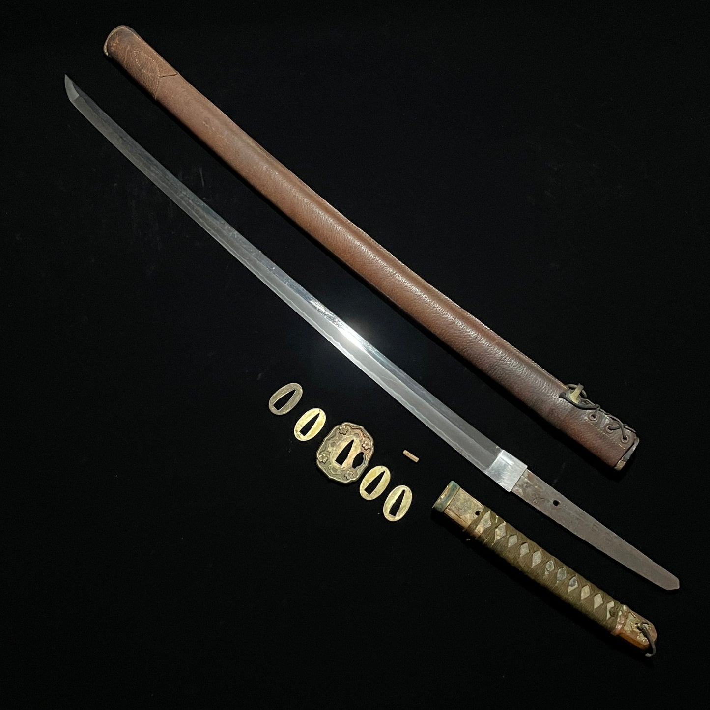 Fukuda Sukemitsu signed GUNTO, 関 Stamp, Wide and Heavy blade, Army Combat Sword