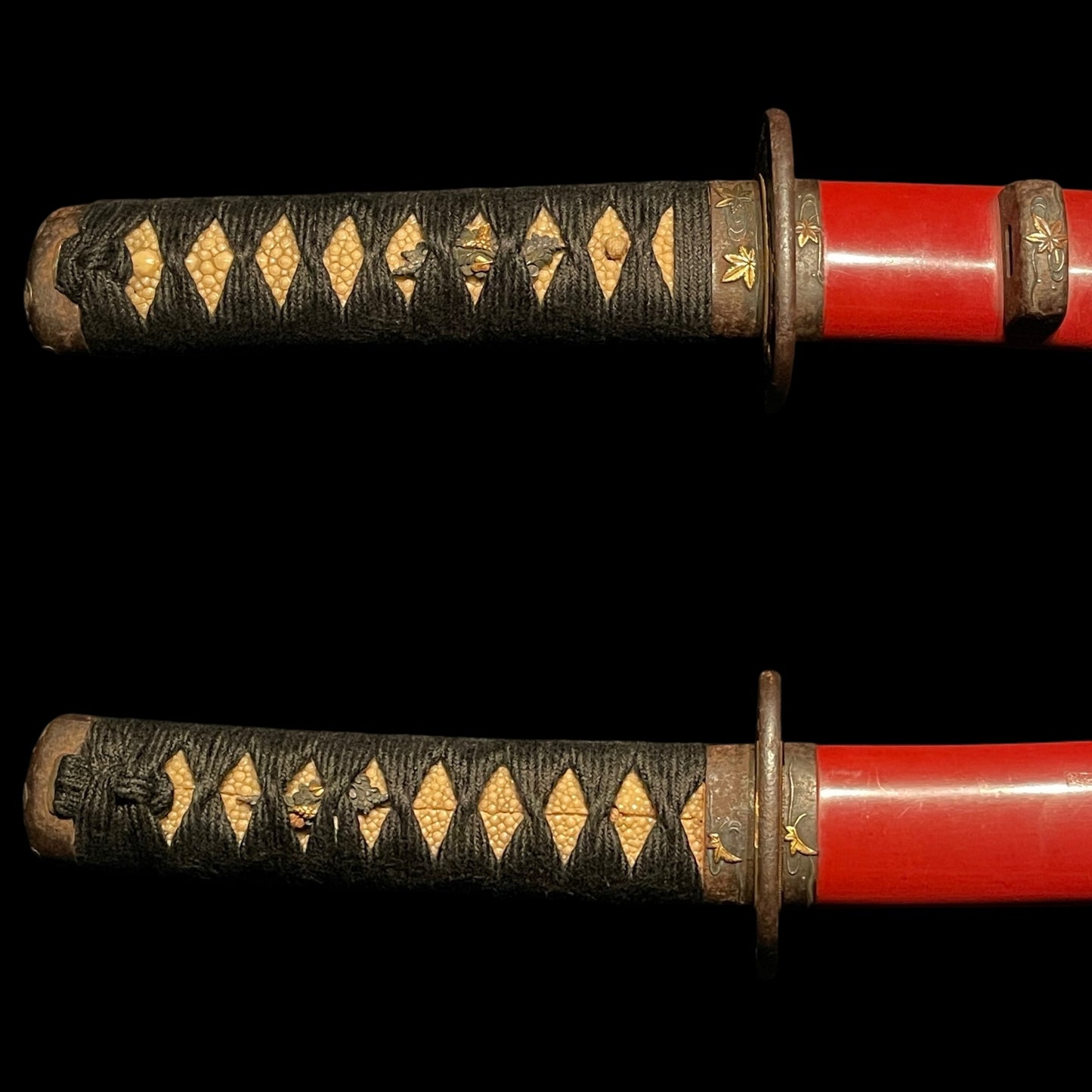 Red Wakizashi, Soshu 相州 signed, 流水に紅葉  Fittings, Plum TSUBA