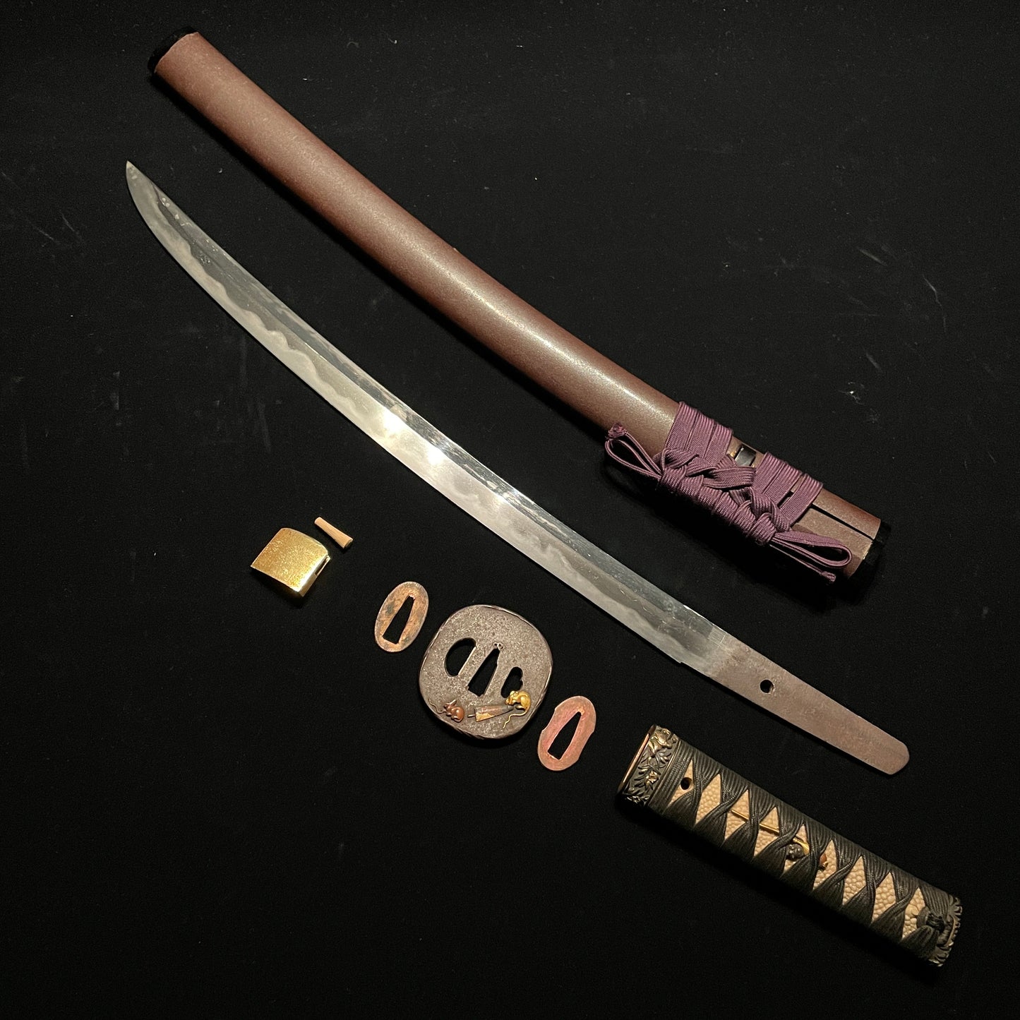 HITATSURA 皆焼 Shobuzukuri Wakizashi, Mouse Tsuba, Mino Fuchikashira