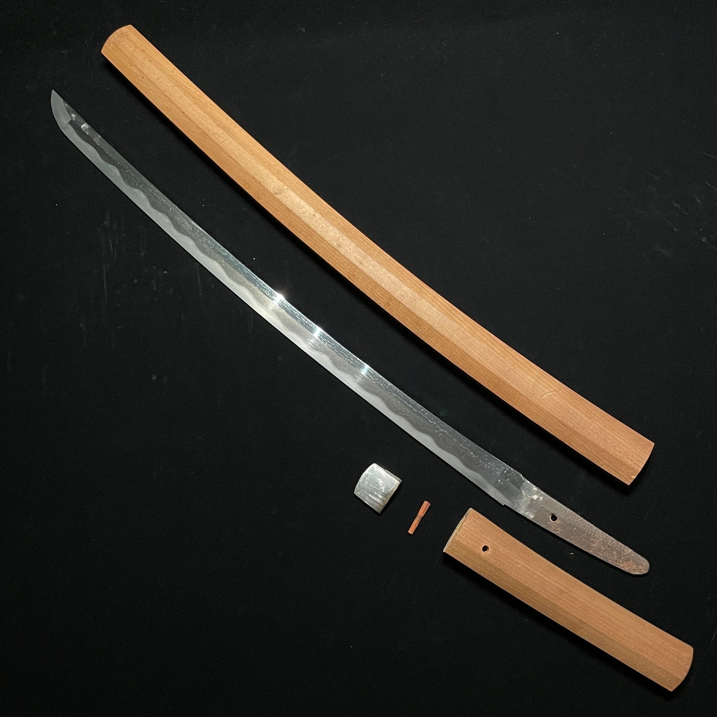 Long Wakizashi Minamoto Yoshikuni 源吉国 singed,  Edo period