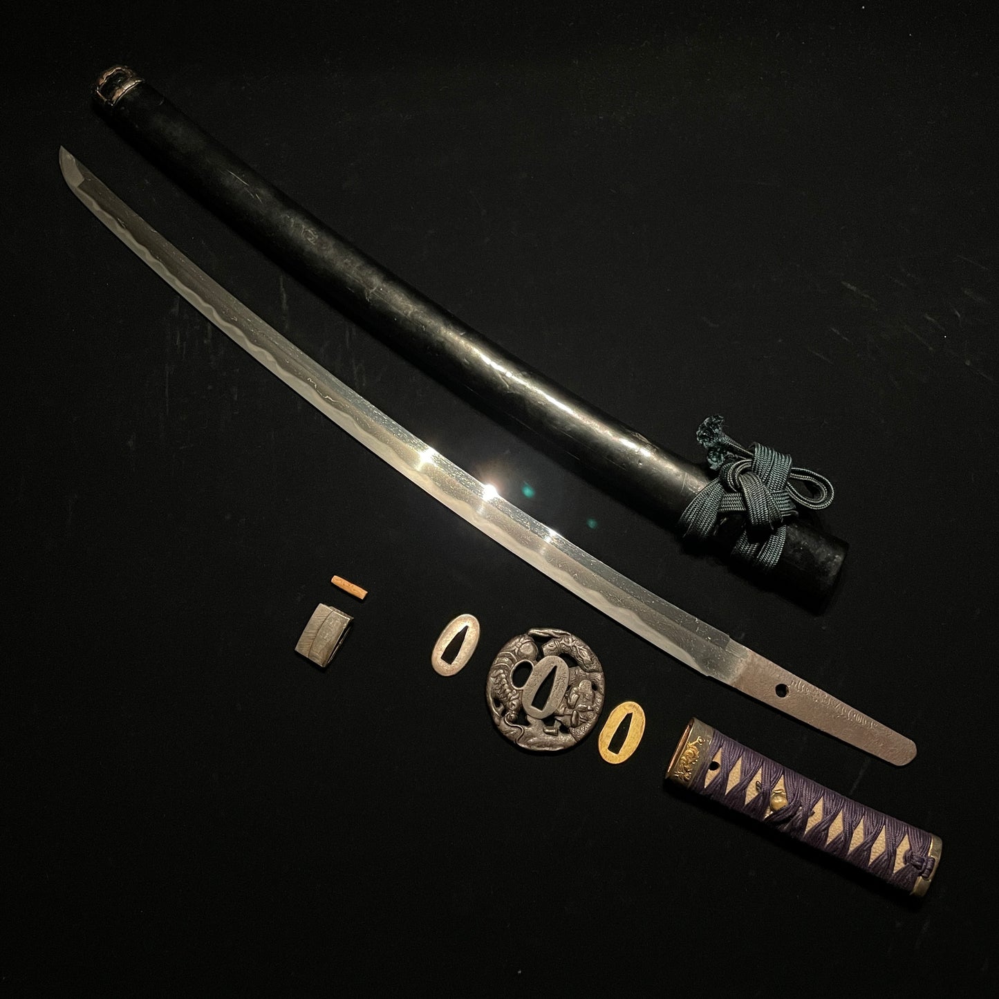 Dragon Fuchikashira Wakizashi, Mihara Masanobu 三原正信 signed, Muromachi period