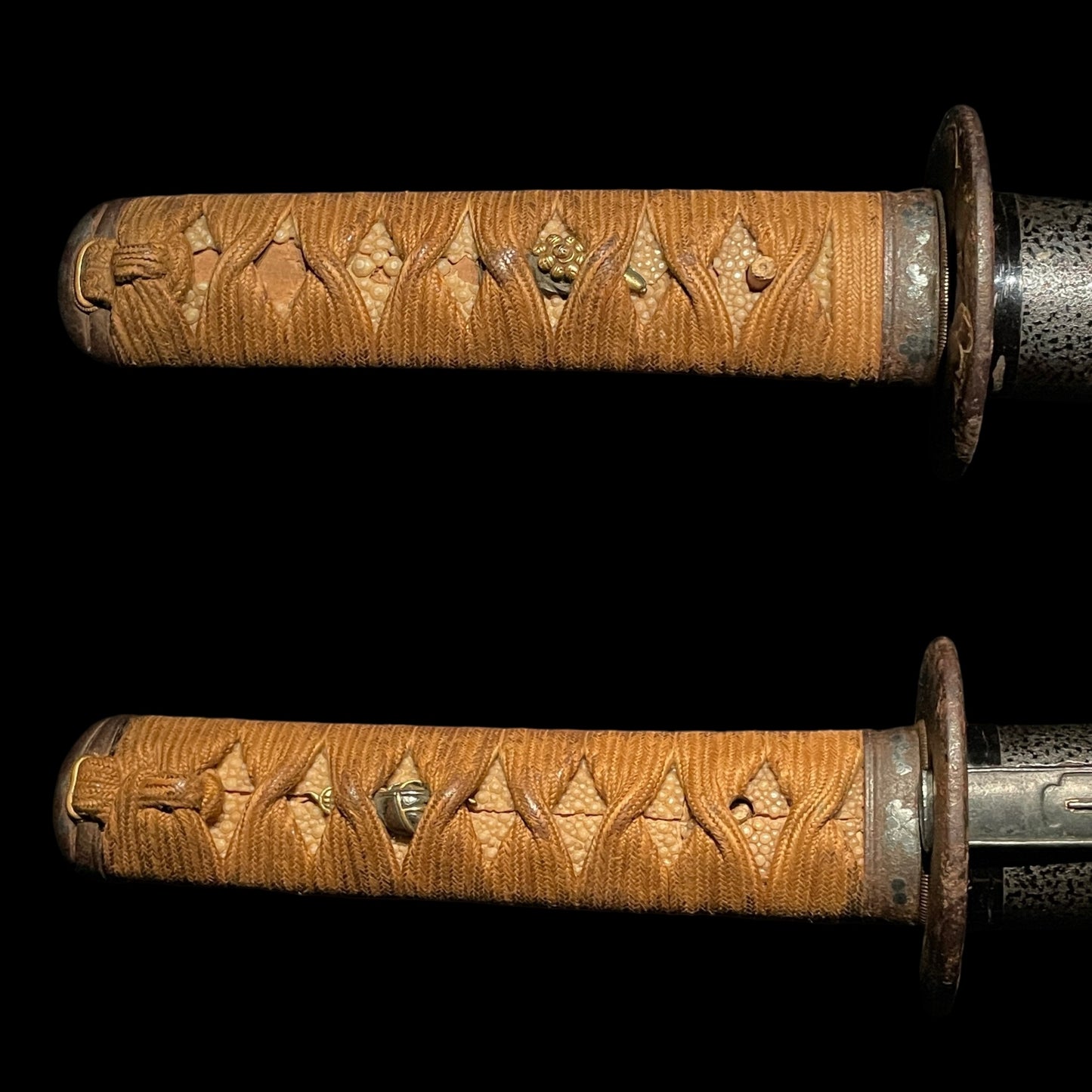 Arrow Kojiri WAKIZASHI, with Signed Kozuka, Edo period mumei