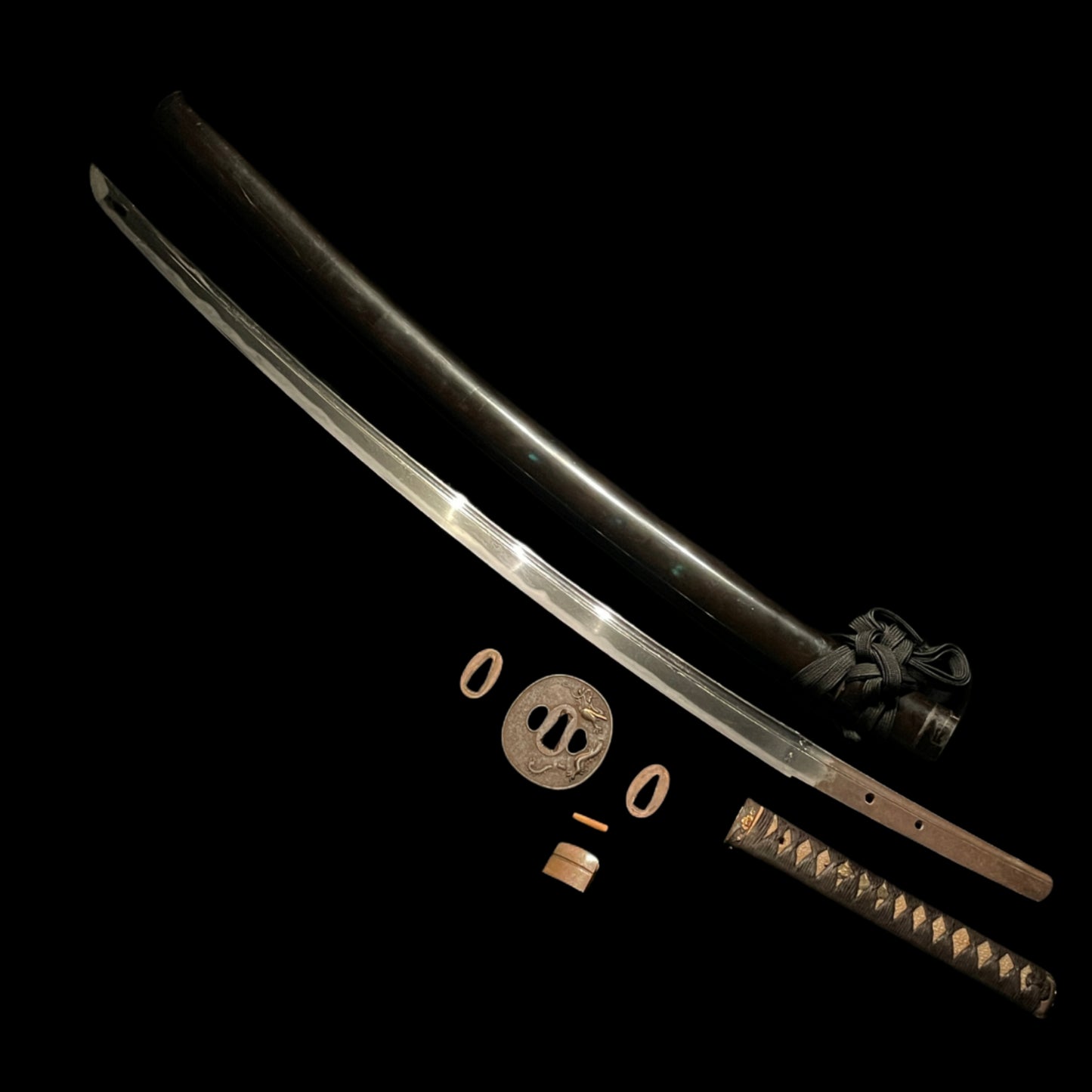 Long KATANA Wide and Thick Bo-hi 棒樋 blade, Dragon Tsuba, Edo period mumei