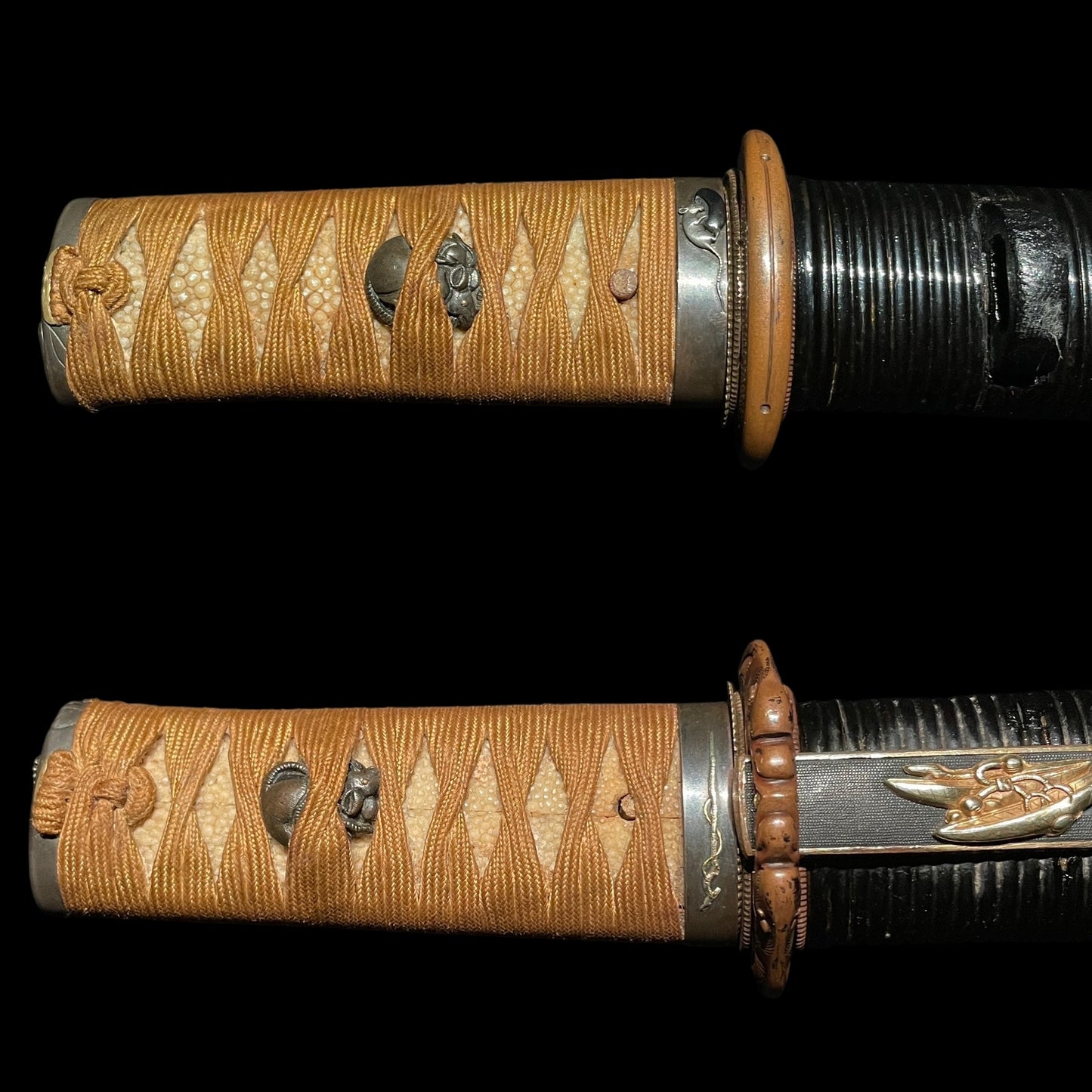 Interesting Fittings TANTO with KOZUKA, Thick Blade, Edo period mumei