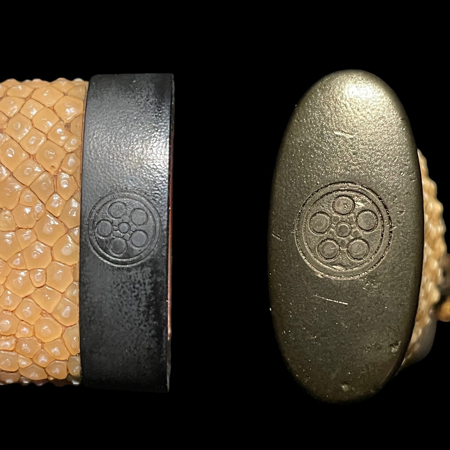 Umebachi Family Crest Fittings WAKIZASHI, with KOZUKA, Edo period mumei