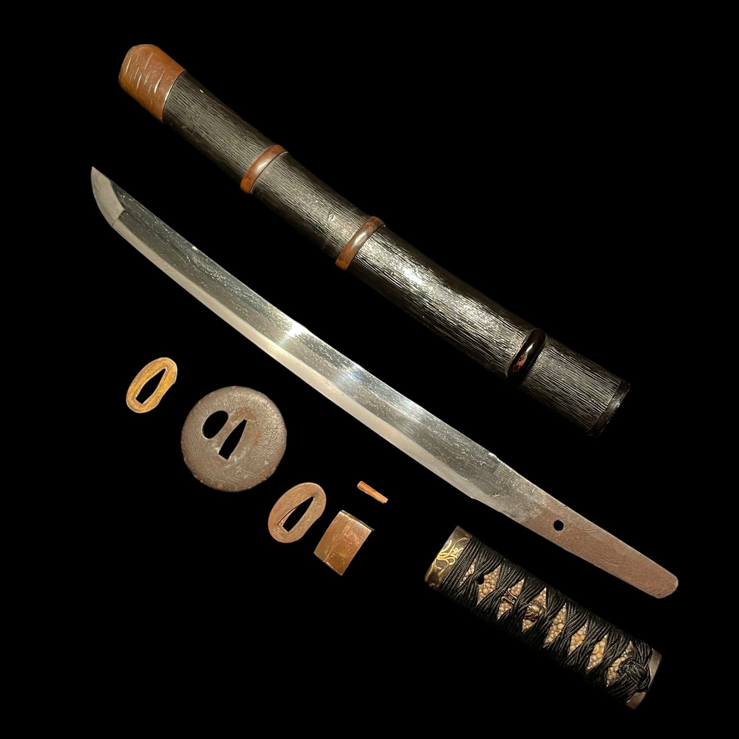 Ietsugu 家次 signed WAKIZASHI, Copper Scabbard, Flower Fuchikashira, Edo period