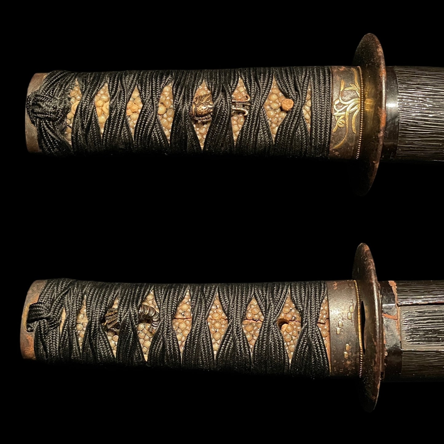 Ietsugu 家次 signed WAKIZASHI, Copper Scabbard, Flower Fuchikashira, Edo period