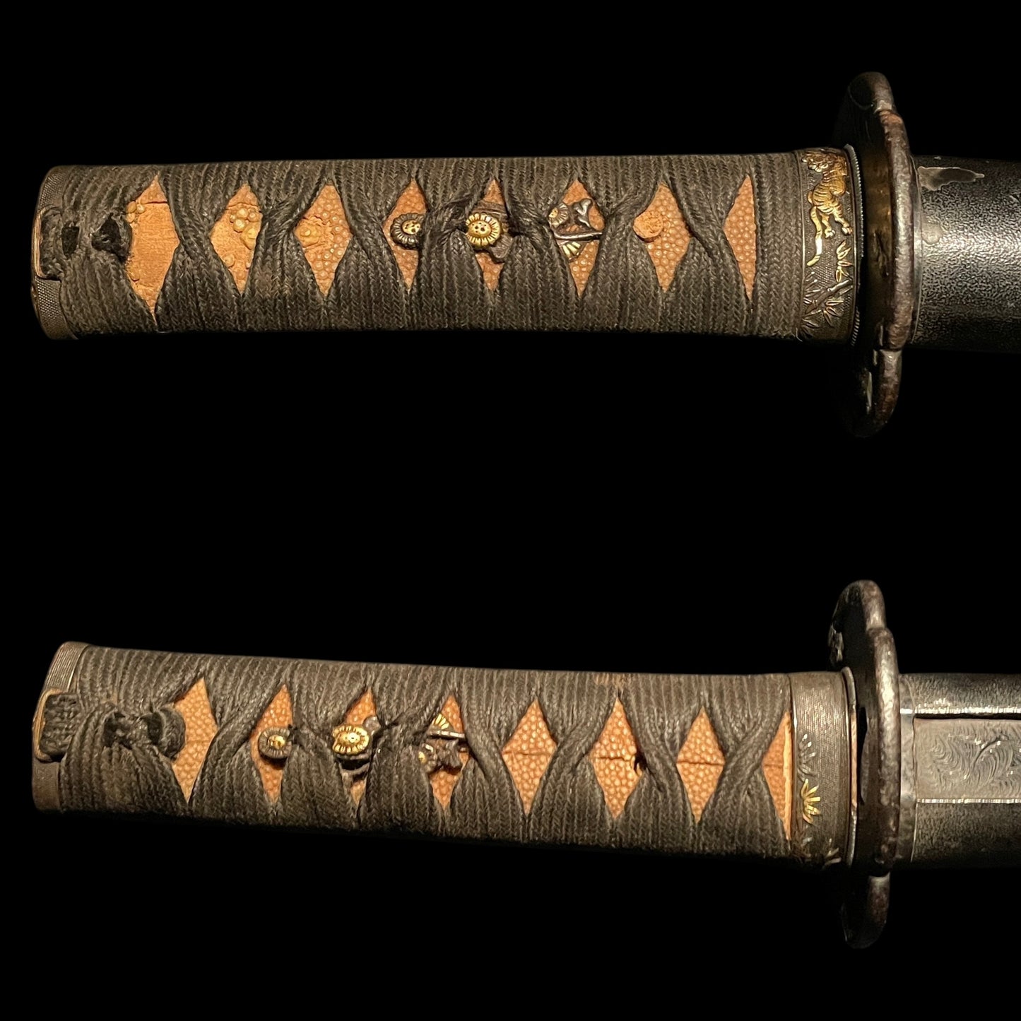 Taketora 竹虎 Tiger and Bamboo Fuchikashira, Edo period WAKIZASHI