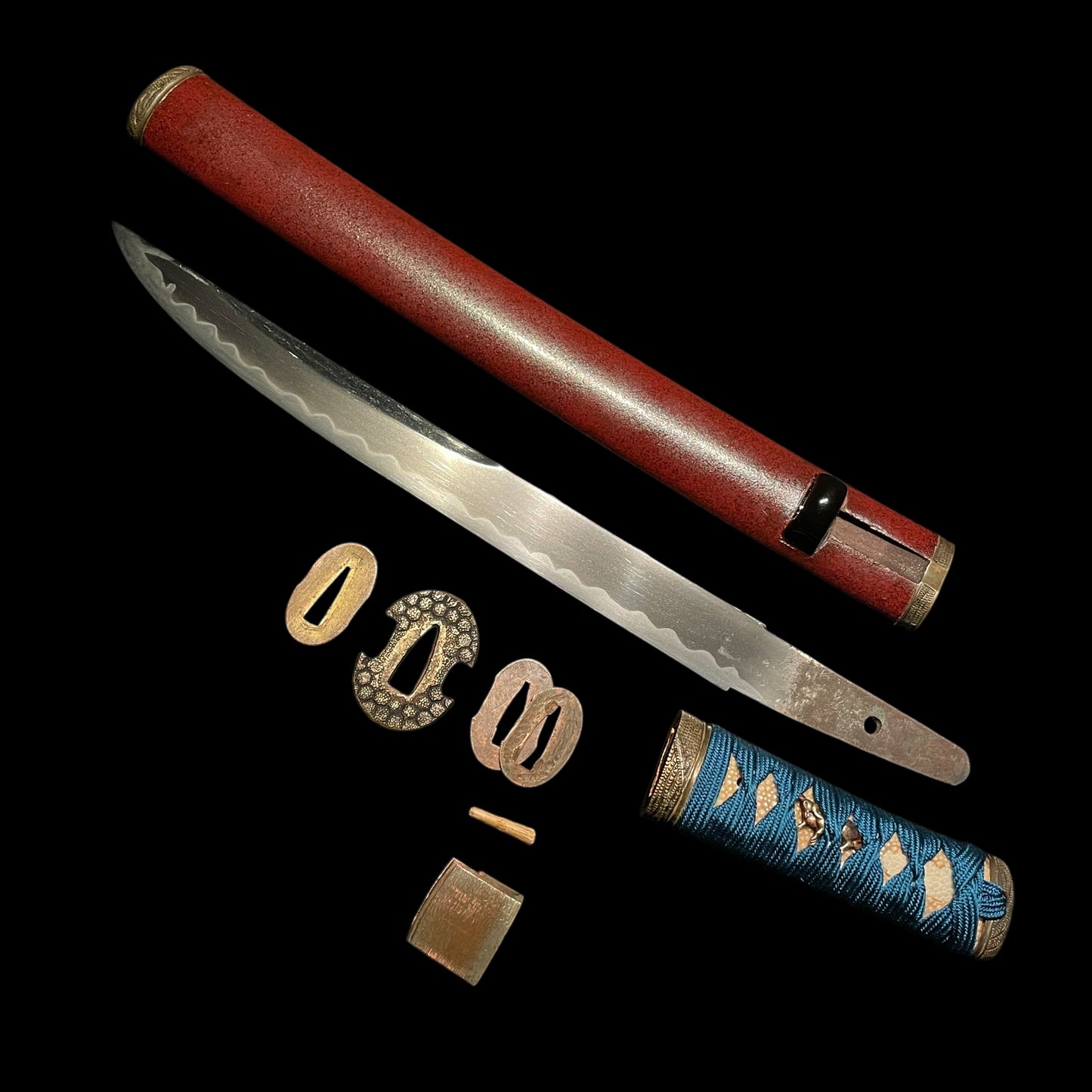 Matsushiro Koshirae 松代拵 Red TANTO, Brass Fittings 真鍮一作金具, Edo period mumei