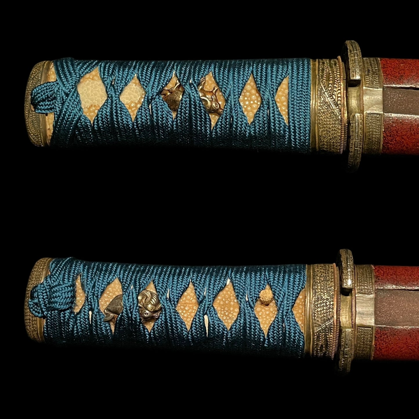 Matsushiro Koshirae 松代拵 Red TANTO, Brass Fittings 真鍮一作金具, Edo period mumei