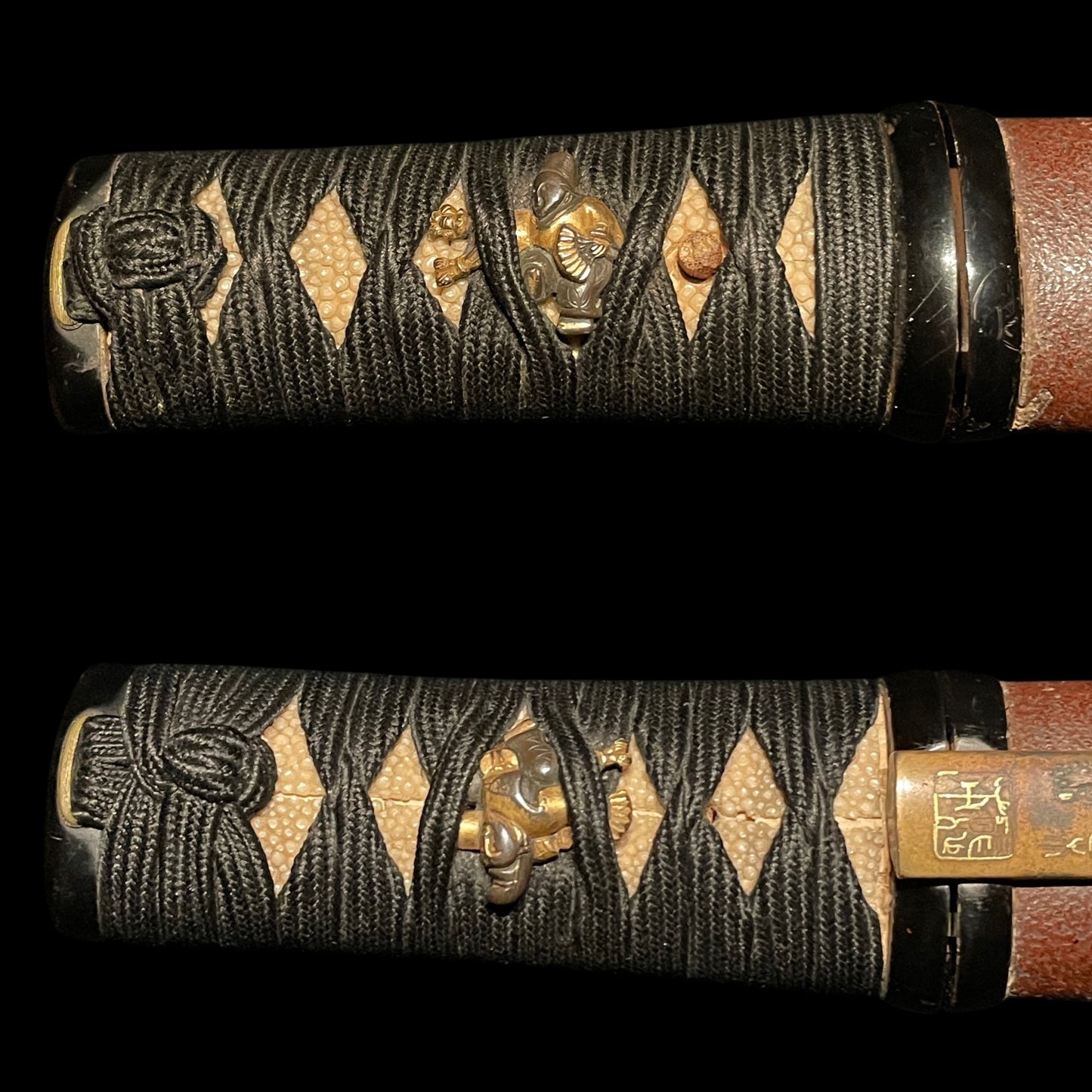 Unokubi-Zukuri 鵜首造 Red TANTO, with Brass KOZUKA, Edo period mumei