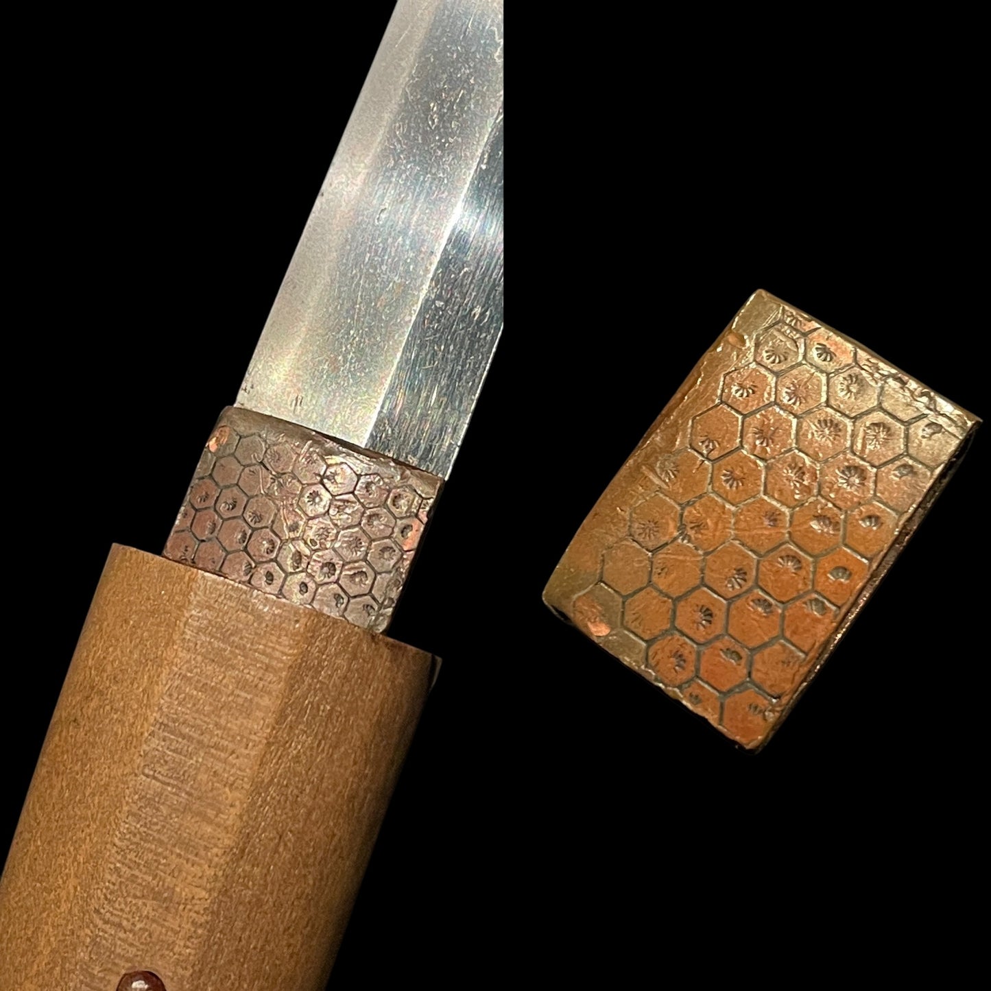 Homarekizu 誉傷 Wakizashi, Kikko pattern 亀甲文様 Habaki, Edo period mumei
