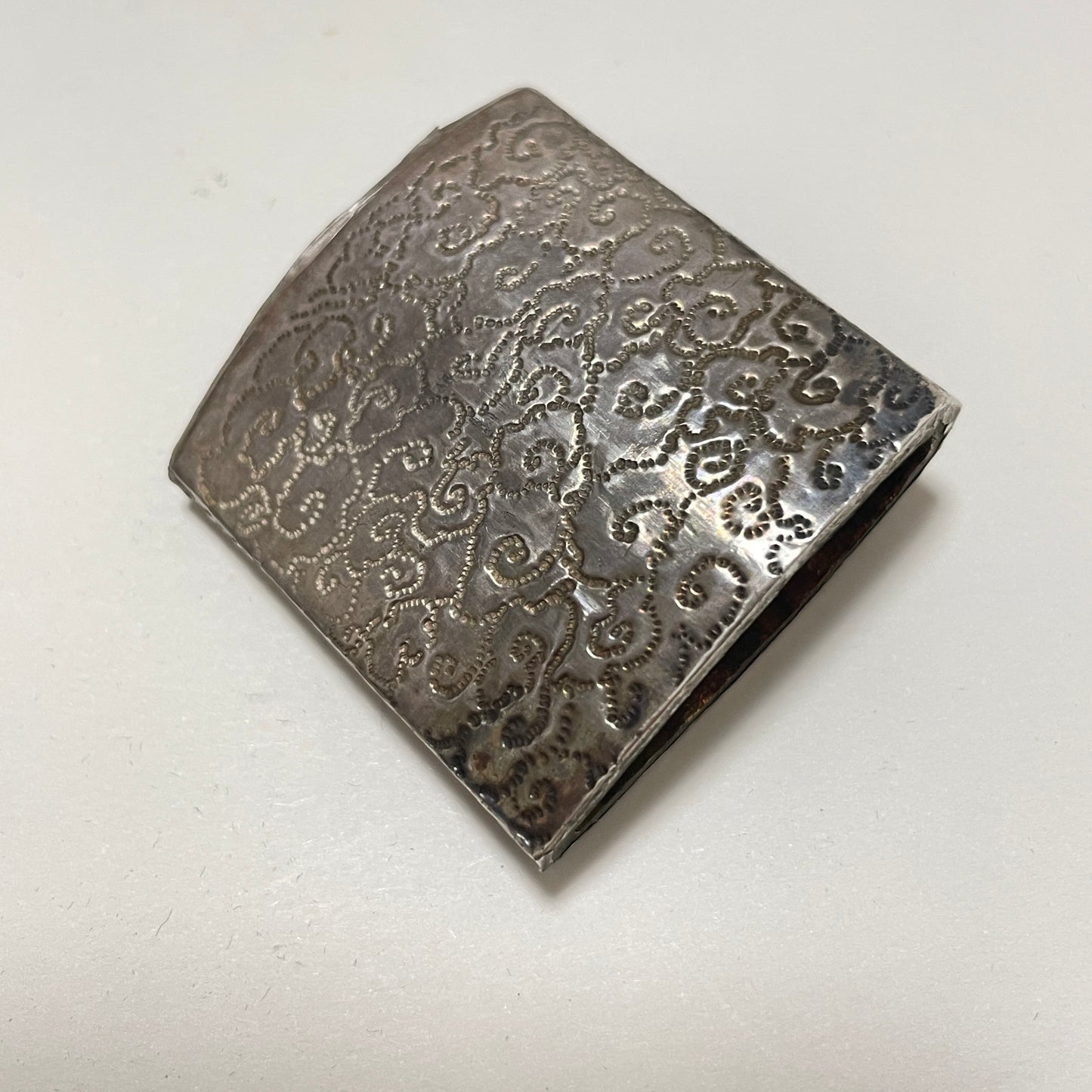 NAGAMAKI-NAOSHI 長巻直 Wakizashi, Ornate Mountings Koshirae, with Kozuka