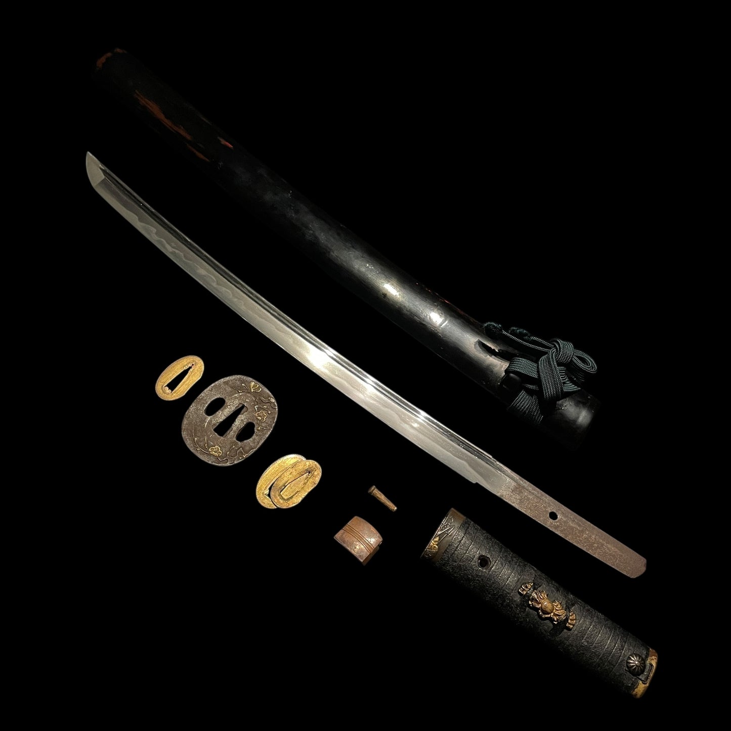 Plum TSUBA Short Wakizashi, Komedawara 米俵 Fuchi Edo period mumei