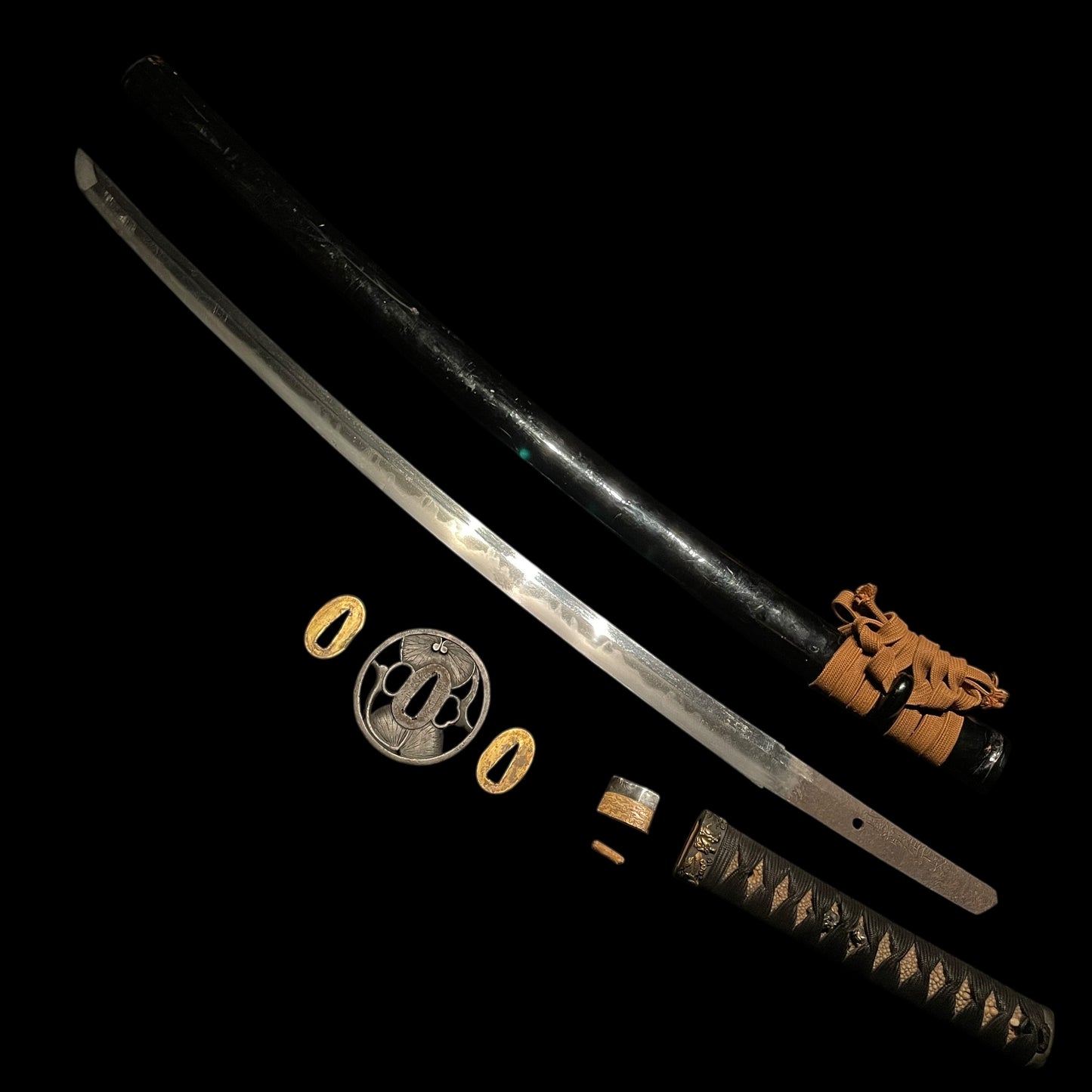 Midareba 乱刃 Long WAKIZASHI, Echizenju Shimosaka 越前住下坂 signed, Edo period