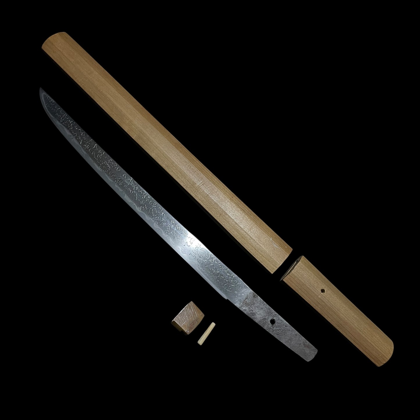 Toshin-Chokoku 刀身彫刻 Poetry sculpture TANTO, Sanjo Munechika 三条宗近 signed