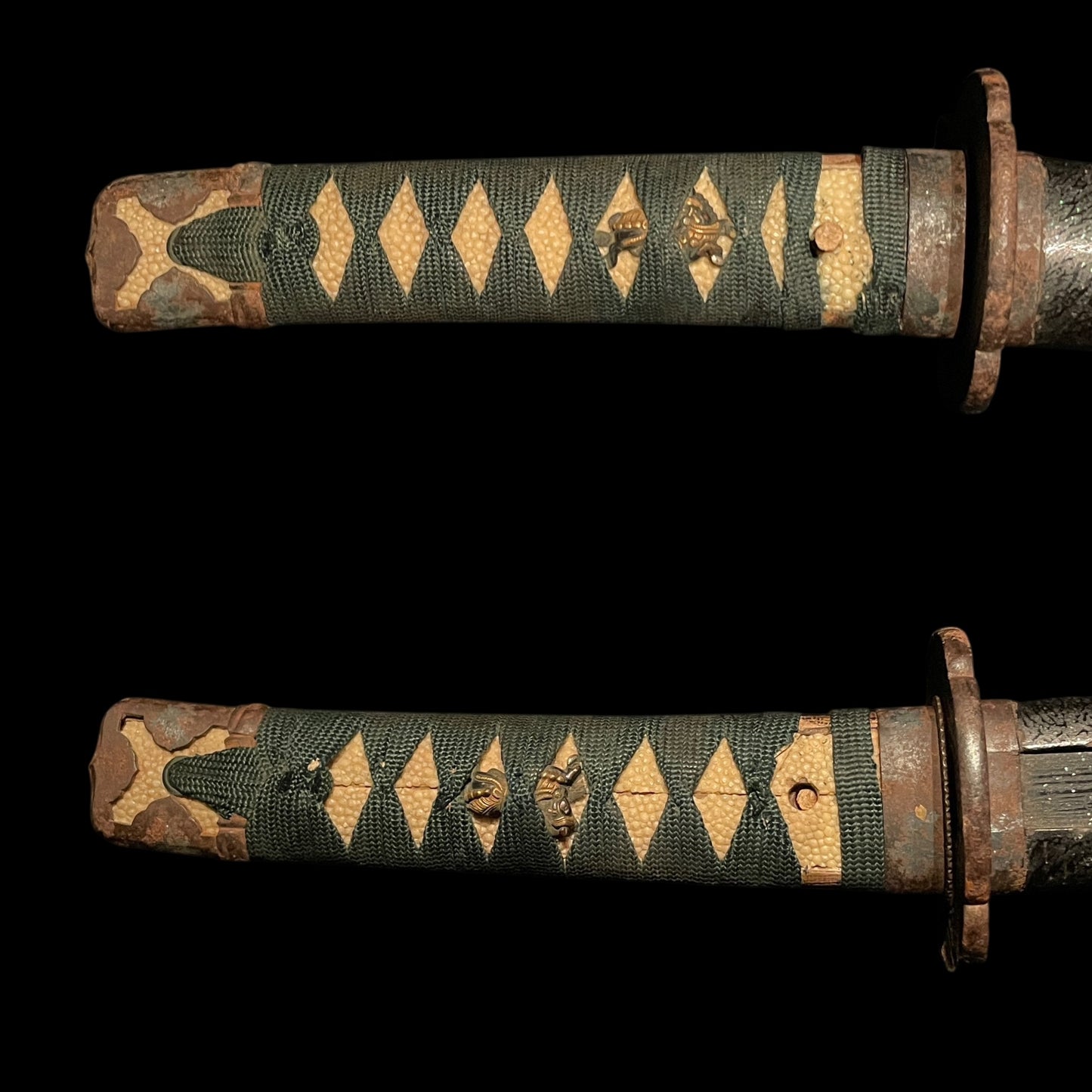 Handachi-Koshirae 半太刀拵 Wakizashi, Munemitsu 宗光 signed, Horse Menuki, Edo period