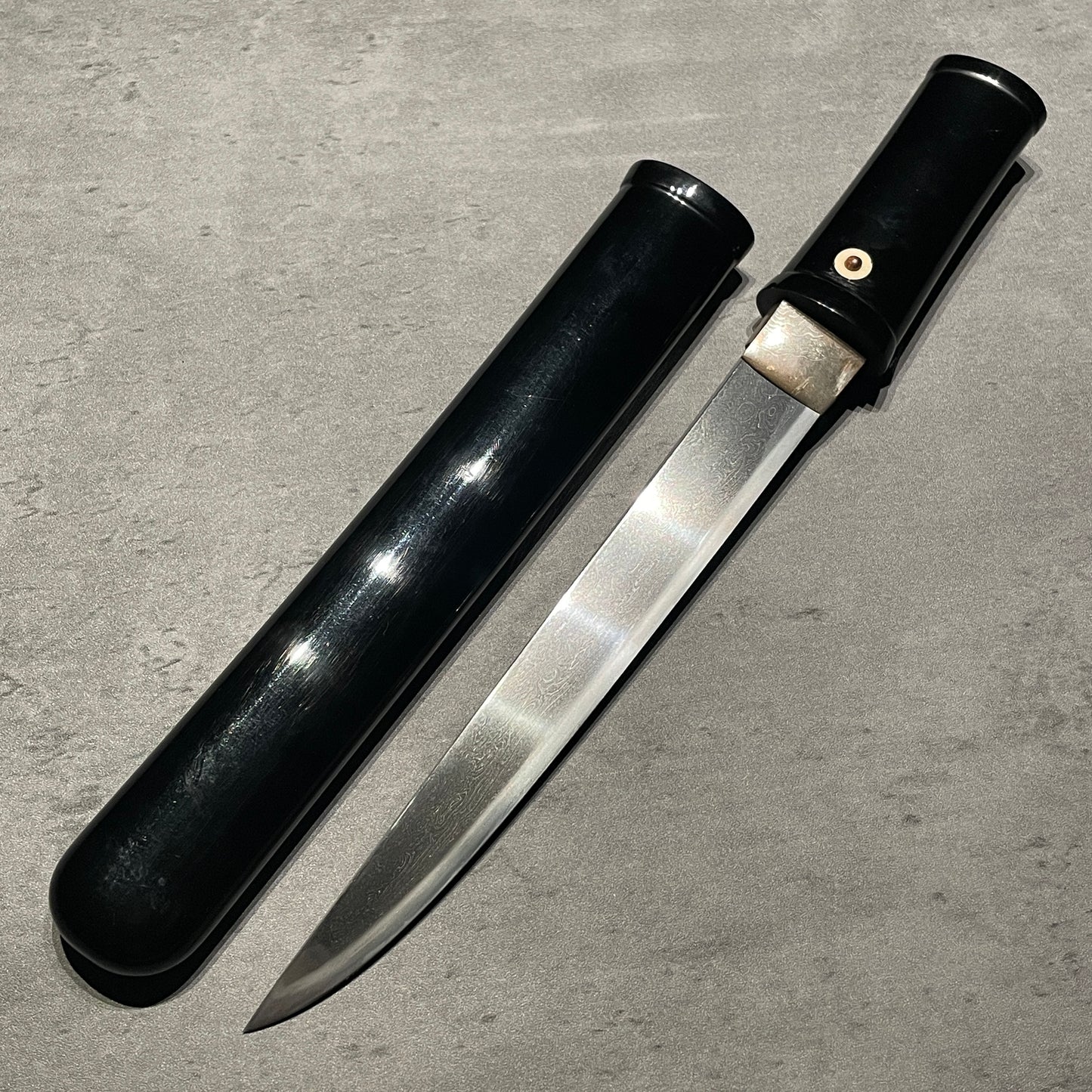 HADAMONO 肌物 Rozaya TANTO 呂鞘短刀, Sue-Mihara, NBTHK Certificate, Muromachi period